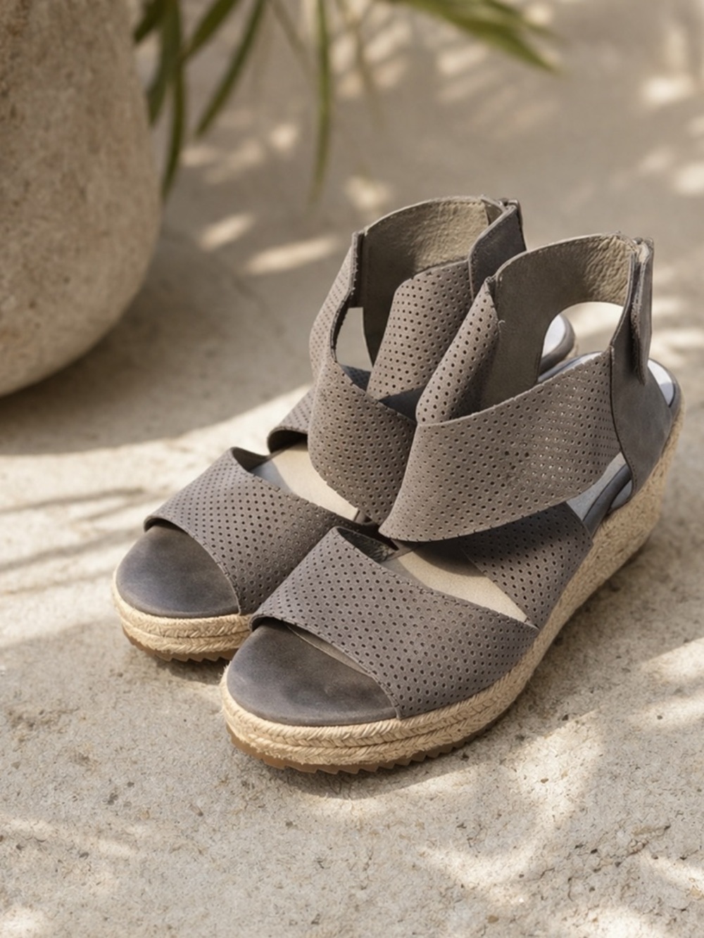 Eileen Fisher Espadrille Wedge Sandals Leather Gray/Taupe Minimalist Size 7